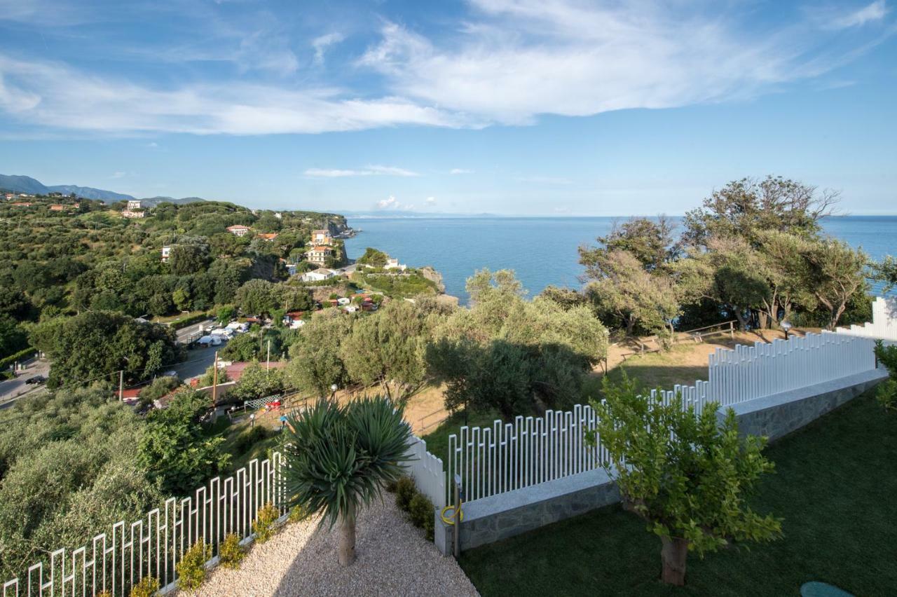 B&B Capo Torre Resort & Spa Albisola Superiore Eksteriør billede
