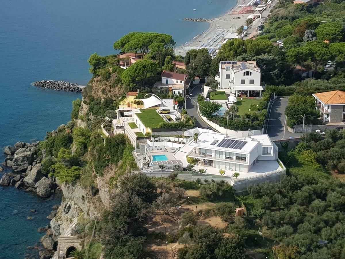 B&B Capo Torre Resort & Spa Albisola Superiore Eksteriør billede